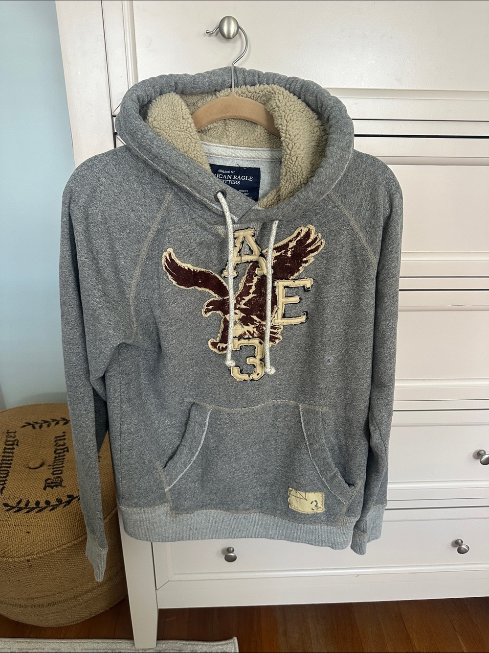 American Eagle Men’s Gray Sherpa-Lined Pullover Hoodie